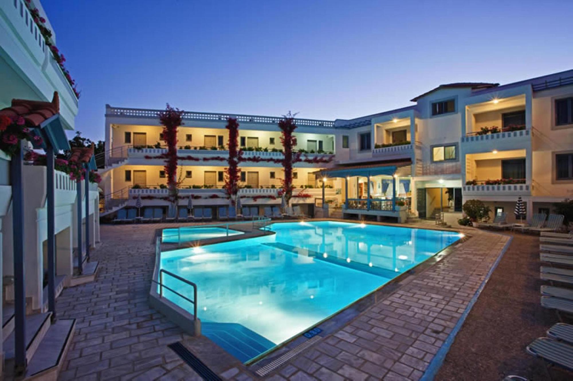 Ariadne Hotel Platanész Kültér fotó